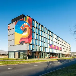 citizenm-hotel-amsterdam-airport.thehaguehotels.net/
